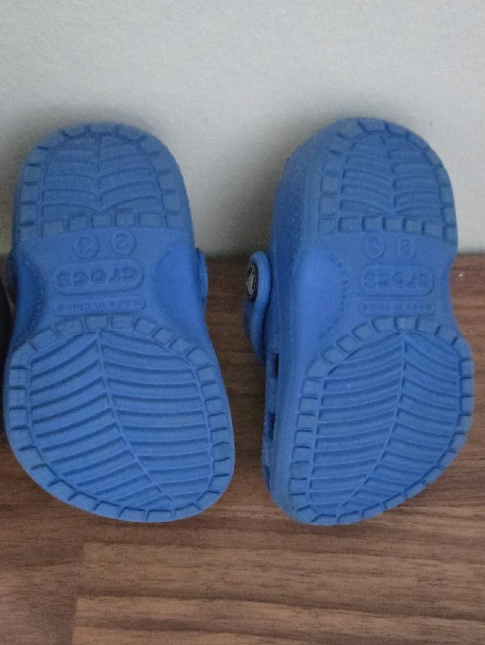 CROCS Infant Kids Classic Clog in Royal Blue